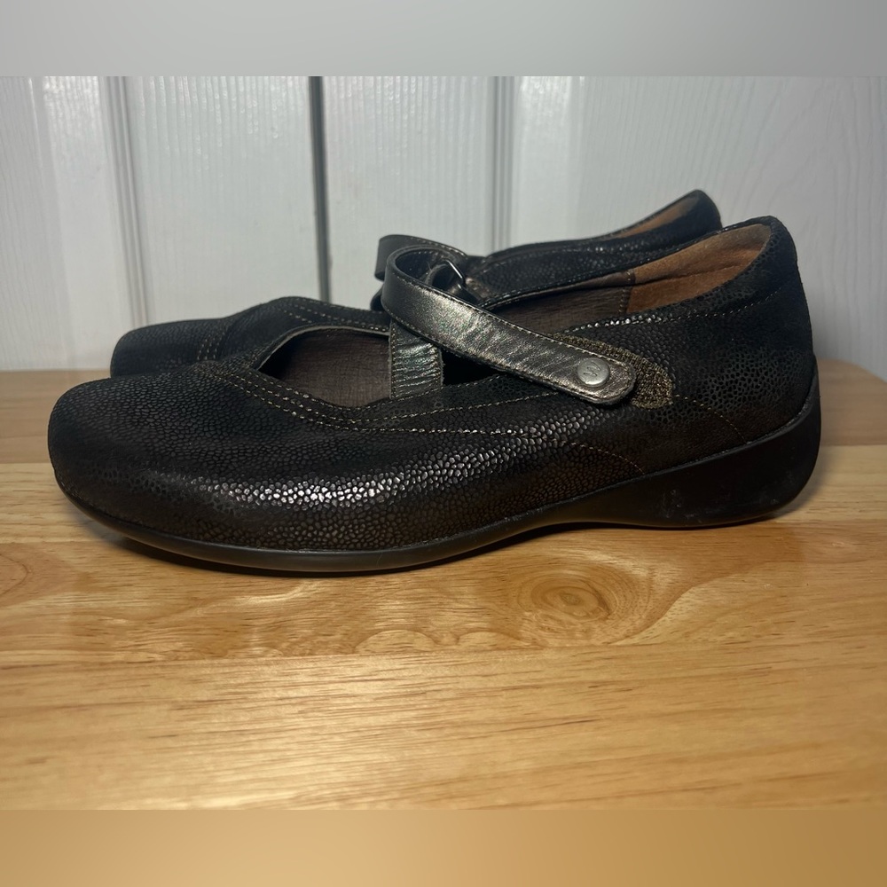Wolky "Passion" Mary Jane Shoes // 36
